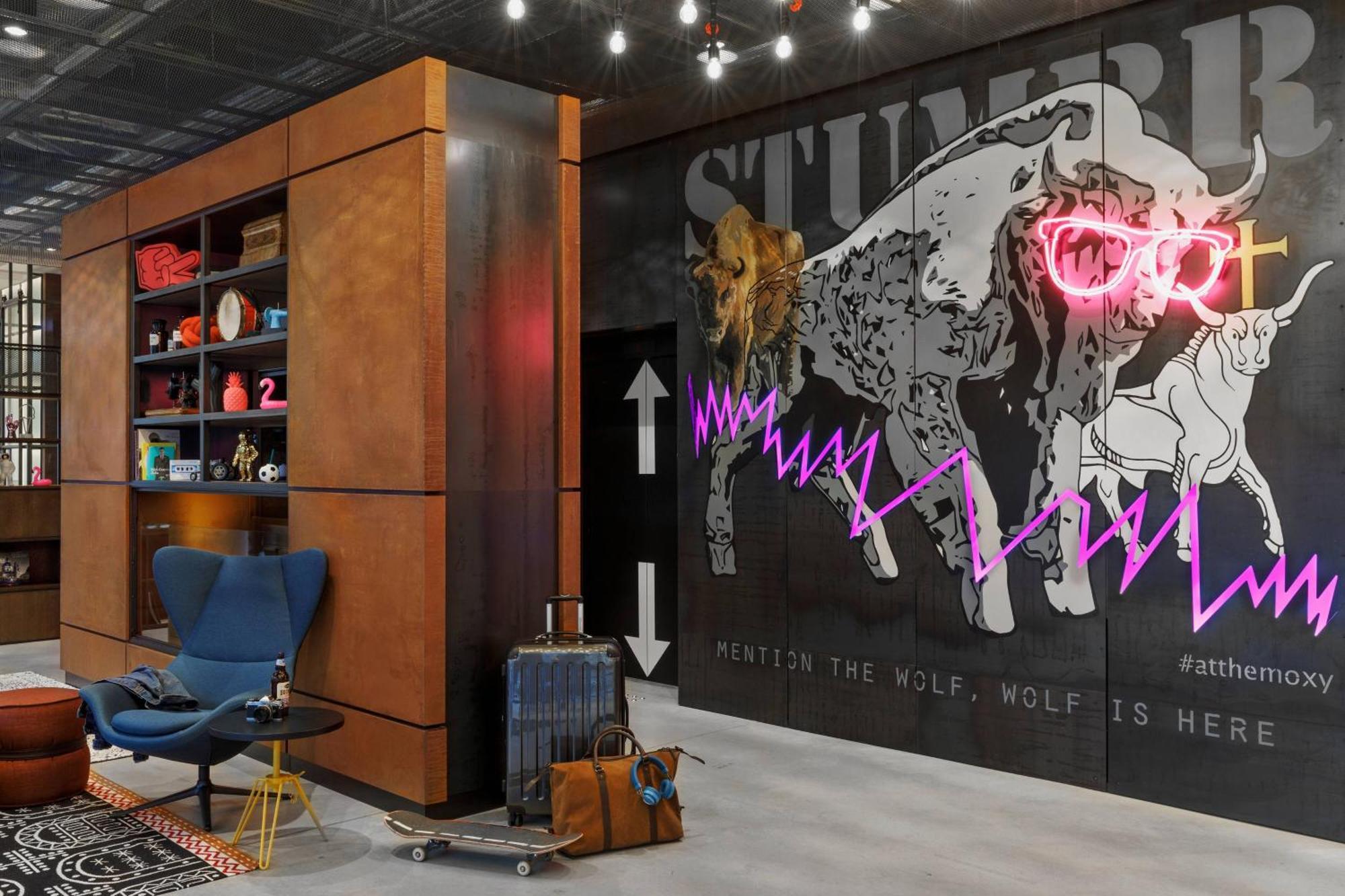 Hotel Moxy Center