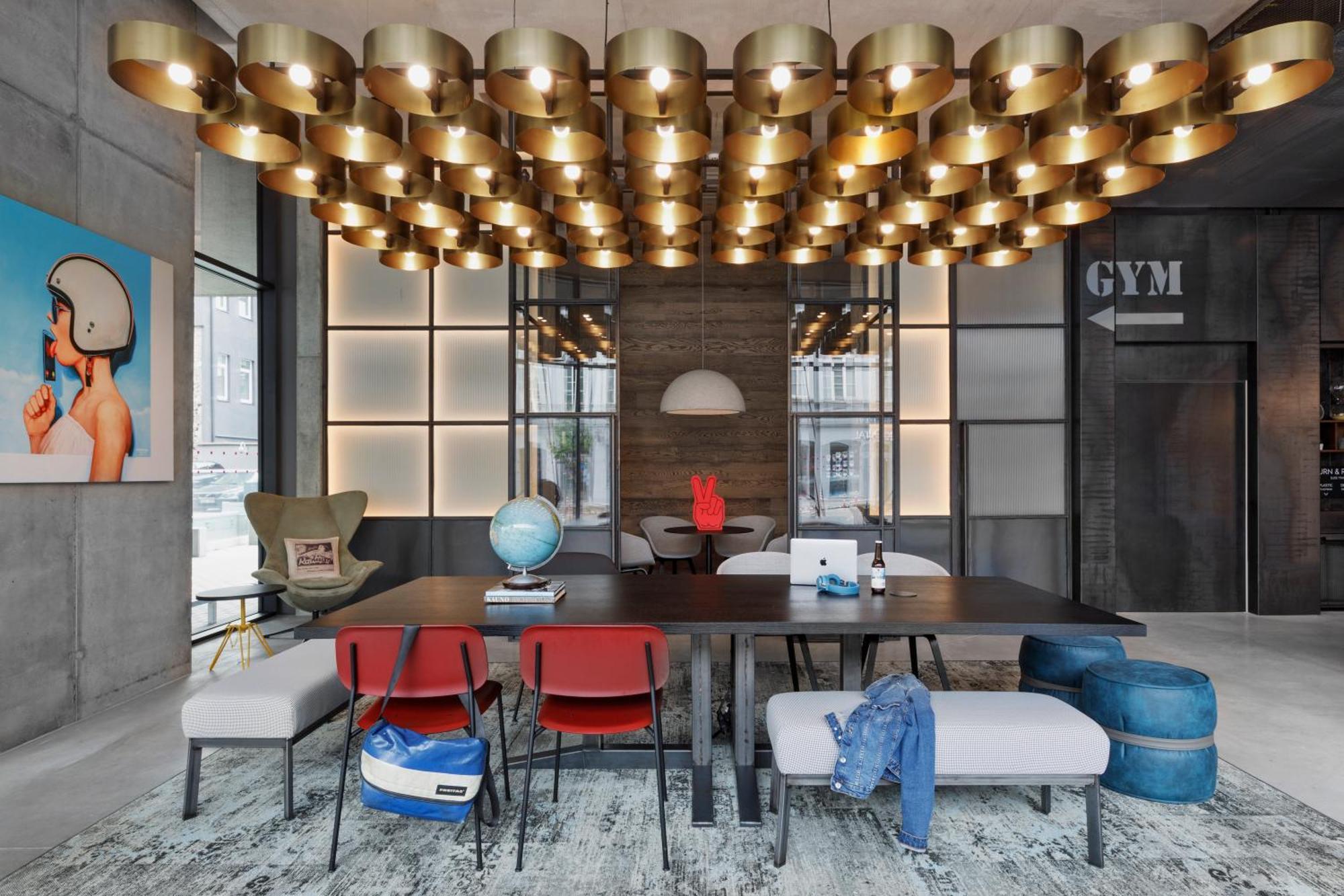 Moxy Center Hotel