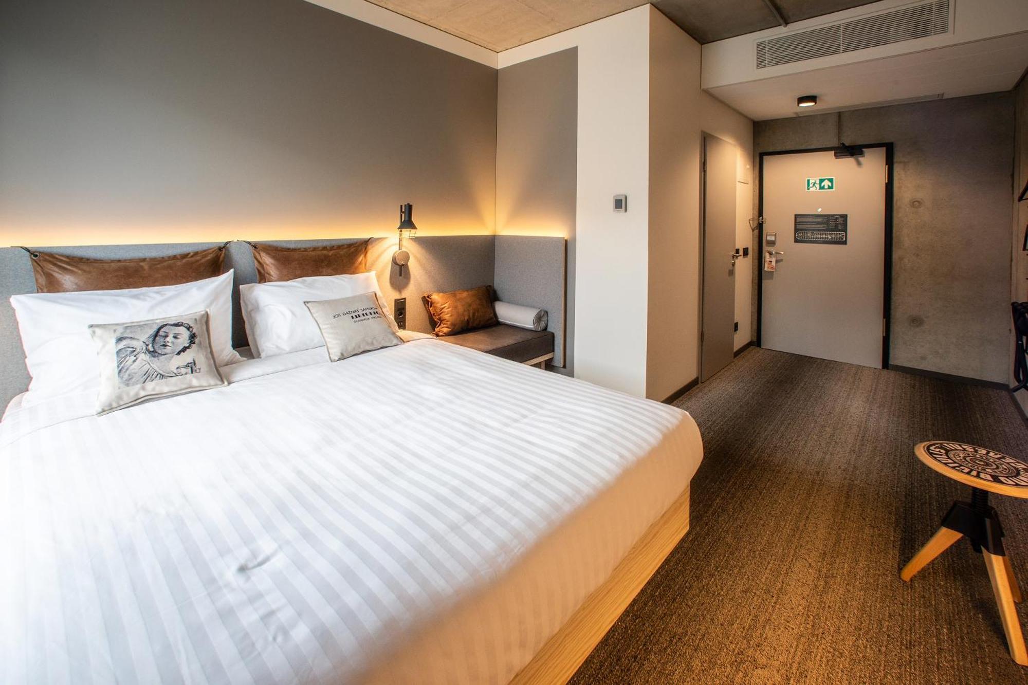 Moxy Center Hotel