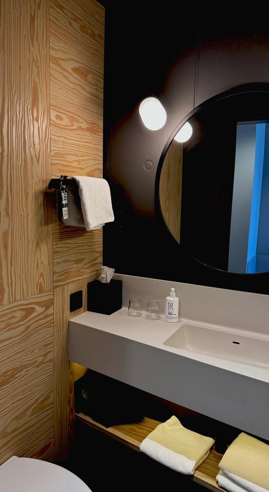 Moxy Center Hotel Kaunas